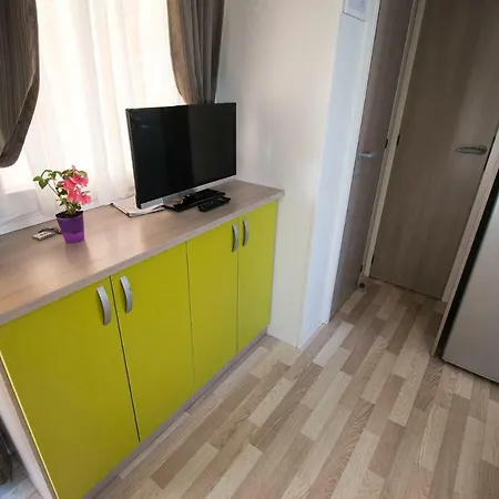 Holiday home Mobilehomes In 36040